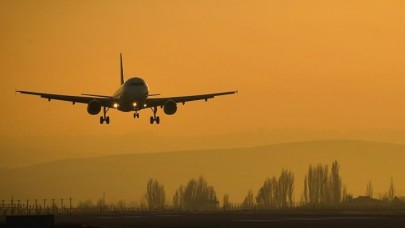 Uçak türbülansa girdi,  37 kişi yaralandı