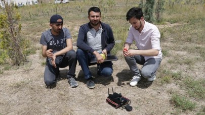 Üniversite öğrencileri 'mayın arama robotu' yaptı