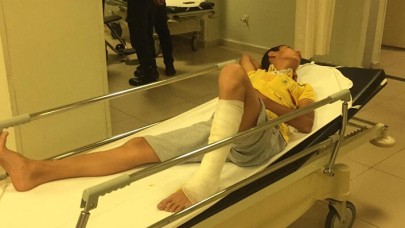 Yanan tineri,  çocuğun üzerine atıp kaçtılar