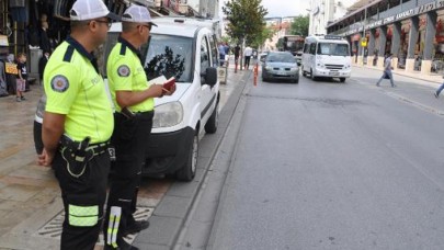 Yayalara yol vermeyen araçlara ceza yağdı