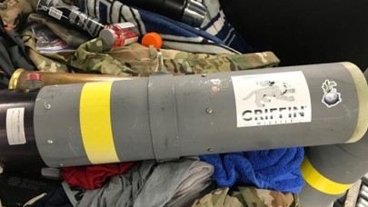 Yolcu bavulundan füze fırlatıcısı çıktı