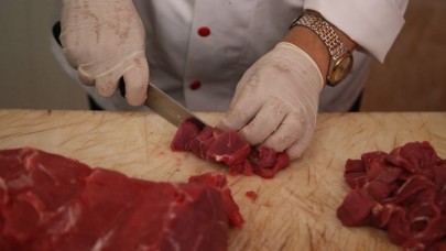 'Acemi kasaplar nedeniyle etin yüzde 15'i çöpe gidiyor'