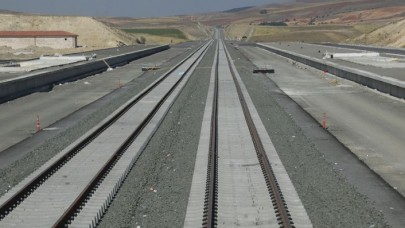 Ankara-Sivas YHT Projesi'nde ray serimi sürüyor