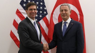 Bakan Akar ile ABD'li mevkidaşı Güvenli Bölge'yi görüştü