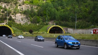 Bolu Dağı Tüneli'nden 12 günde 1 milyonun üzerinde araç geçti