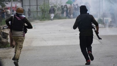 Cammu Keşmir'de sokağa çıkma yasağı,  cuma namazı için hafifletilecek