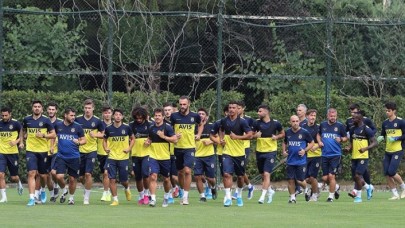 Deniz Türüç Fenerbahçe'de ilk antrenmanına çıktı