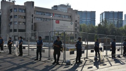 Diyarbakır,  Mardin ve Van Belediye Başkanları görevlerinden uzaklaştırıldı