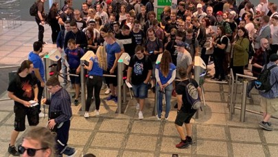 Dünyanın en çok takip edilen fuarı kapılarını açtı! Akın ettiler