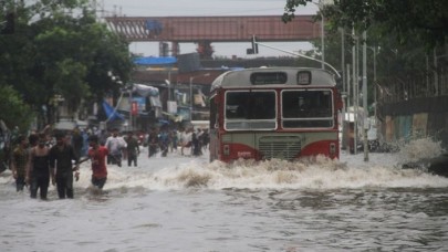 Hindistan'da aşırı yağışlar nedeniyle 282 kişi hayatını kaybetti