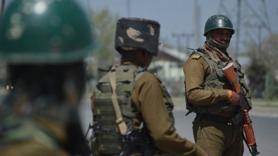 Hindistan'ın Cammu Keşmir'deki sıkı tedbirleri sürüyor