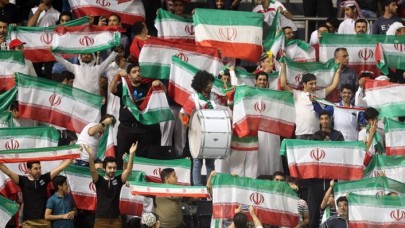 İran,  FIFA'nın kadınlara stadyum yasağını kaldırma çağrılarını reddetti