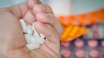 İstanbul'da denetlenen 85 iş yeri kapatıldı: 'Bunlar gıda takviyesi süsü verilmiş sahte ilaç,  ölüme kadar götürebilir'