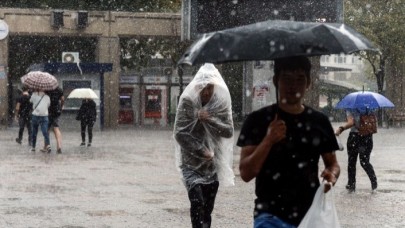 İstanbul'u 'çok hücreli fırtına' vurdu