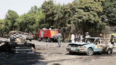 Kabil'de bombalı saldırı: Ortalık savaş alanına döndü