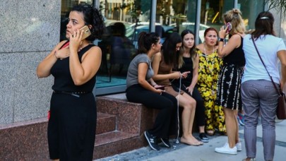 Kuşadası Körfezi'nde 4.8'lik deprem! İzmir ve çevre illerde hissedildi