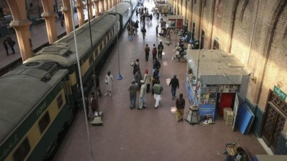 Pakistan-Hindistan arası tren seferleri durduruldu
