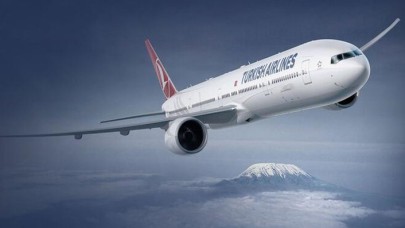 Pilotların dikkati korkunç kazayı önledi! Önlerine helikopter çıkınca...