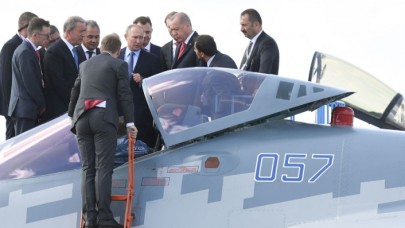 Putin ve Erdoğan,  Rusya'nın 5 nesil savaş uçağı SU-57'yi inceledi