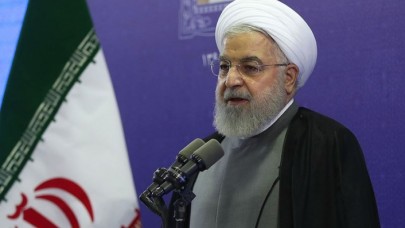 Ruhani: Hükümetin görevi slogan atmak değil halka hizmet etmektir