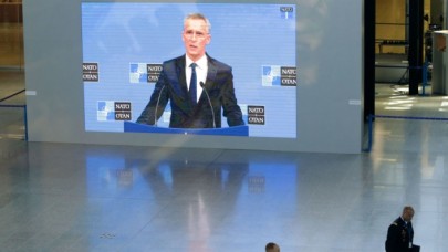 Stoltenberg: NATO,  S-400 sistemini herhangi bir üye ülkenin savunma sistemine entegre etmeyi planlamıyor