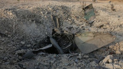 Suriyeli muhalifler İdlib'de savaş uçağı düşürdü