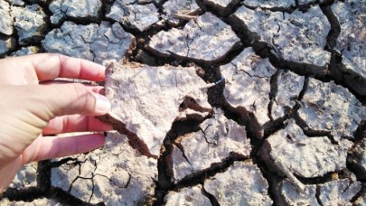 Yanlış sulama yöntemleri,  toprağa ve ürüne zarar veriyor