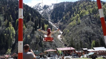 Ayder Yaylası'ndaki salıncaklar kaldırılmaya başlandı