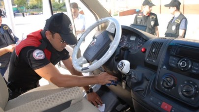 Denetlenen Okul Servislerinde Aranan 946 Kişi Yakalandı