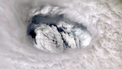 Dorian Kasırgası uçakları da vurdu! Bin 300'den fazla sefer iptal edildi