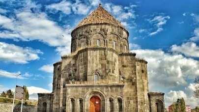 Ermenilerin Camideki Ayin Görüntüsü Ortaya Çıktı