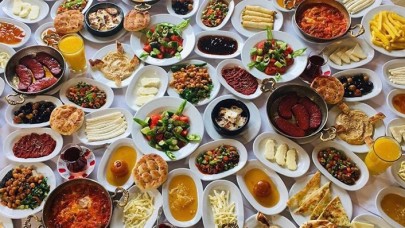 100 Milyarlık İsraf: Serpme Kahvaltı!