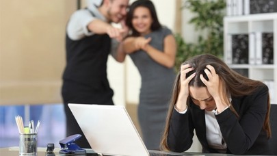 İş Yerinde Dedikodu Yapanlar Dikkat!