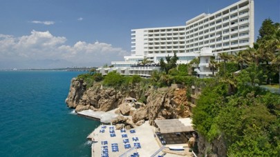 Koç'un Çürüyen Oteline Flaş Talip!