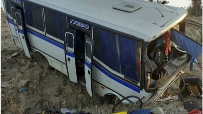 Manisa'da feci kaza! İşçileri taşıyan midibüs devrildi: Çok sayıda yaralı