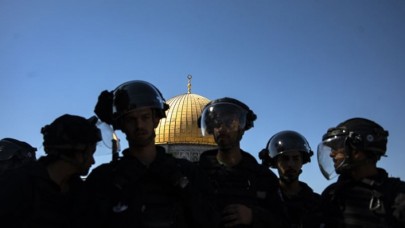 Mescid-i Aksa'ya baskın düzenlendi