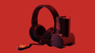 Bilgisayar Başındayken Cips Yediren Kulaklık Tasarlandı!