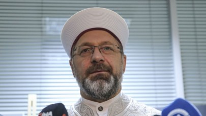 Ali Erbaş'tan 'Camide Tabure' Üzerinde Namaz Devrinin Sona Ermesiyle İlgili Açıklama