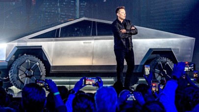 Elon Musk,  O Aracın Üretimine 'Asla' Dedi!