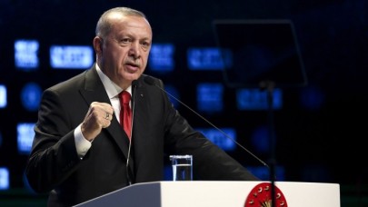 Erdoğan'dan Sigara Eleştirisi: 'Burnuma Sigara Kokuları Geliyor!'