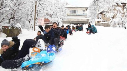 Karda Kayan Çocukları Polise Şikayet Ettiler!