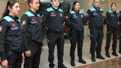 Pasaport Polisleri Artık Bu Kıyafetlerle Görev Yapacak!