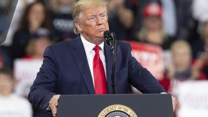 Trump'ın Görevi Kötüye Kullanma Suçlaması Kabul Edildi!