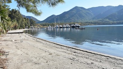 Turizm Merkezinde Deniz 5 Metre Çekildi!