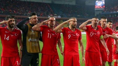 UEFA Dayanamadı: A Milli Takım'a 'Asker Selamı' Cezası!