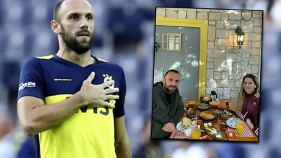 Vedat Muriç Ve Eşi,  Hesap Yerine O Notu Görünce Şaşkına Döndü!