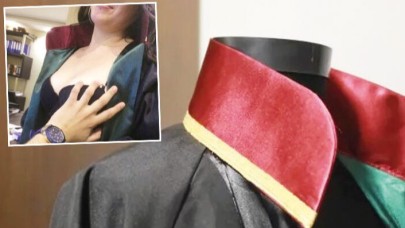 Adana Barosu Cübbeli Müstehcen Poz Nedeniyle Karıştı!