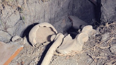 Büyü Yapmada Kullanıyorlardı: İnsan Kemiği Satan Çeteye Operasyon!