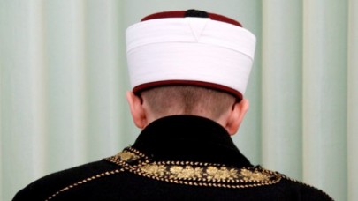 İmamla Müezzin Arasındaki Tartışma Olaylı Bitti: Kulağını Isırdı!