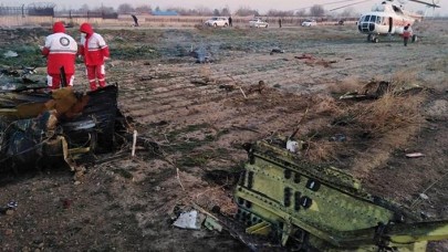 İran'da Boeing 737 Yolcu Uçağı Düştü:  'Uçakta Bulunan Herkesin Öldüğü Düşünülüyor'
